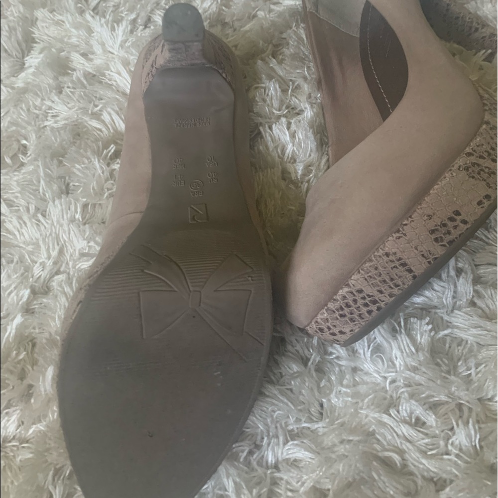 Ladies platform heels/shoes - Picture 3 of 5